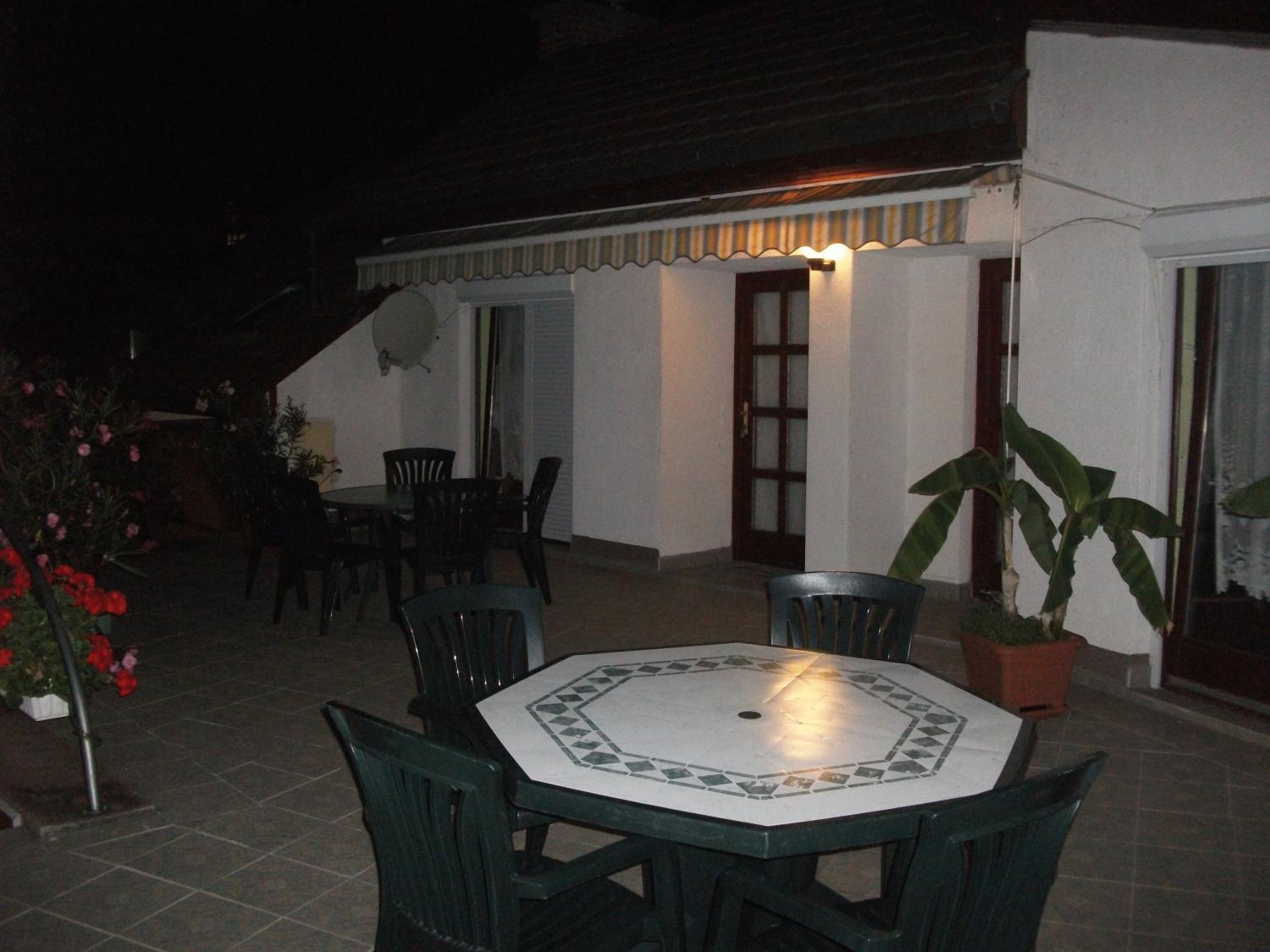 Ria Panzio Bed & Breakfast เอสแตร์กอม ภายนอก รูปภาพ