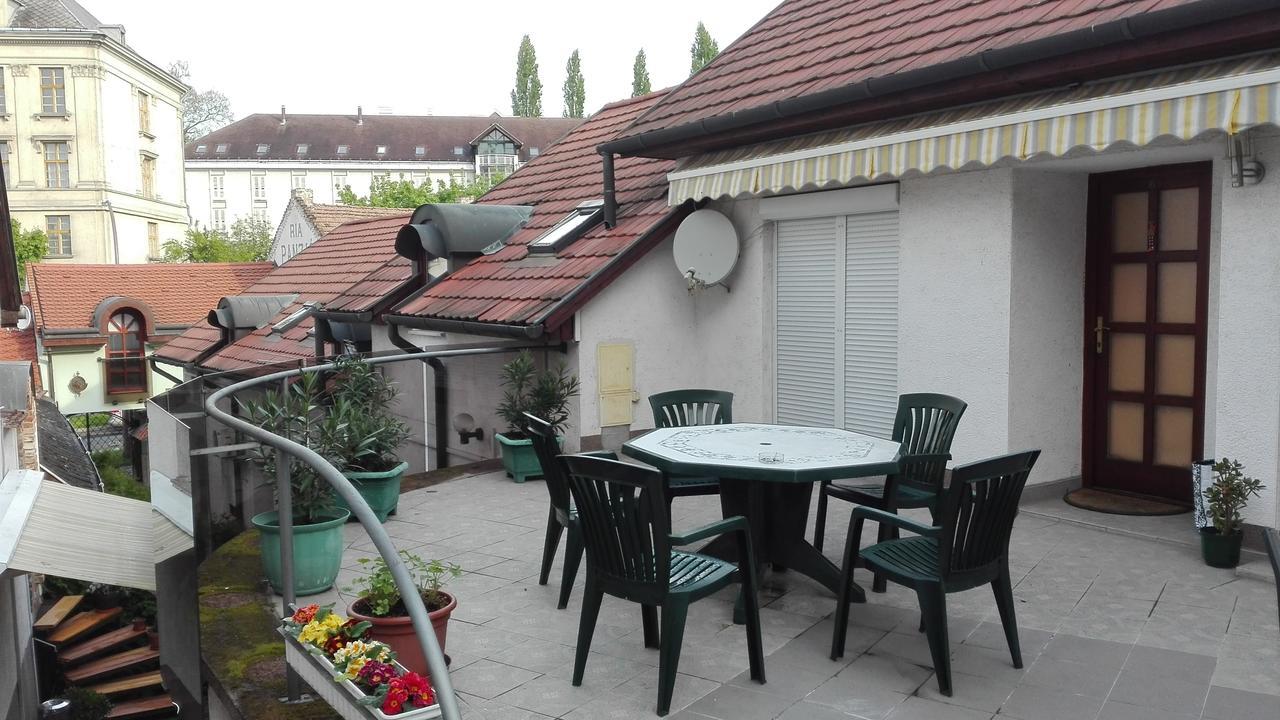 Ria Panzio Bed & Breakfast เอสแตร์กอม ภายนอก รูปภาพ
