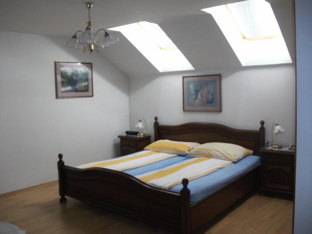 Ria Panzio Bed & Breakfast เอสแตร์กอม ภายนอก รูปภาพ