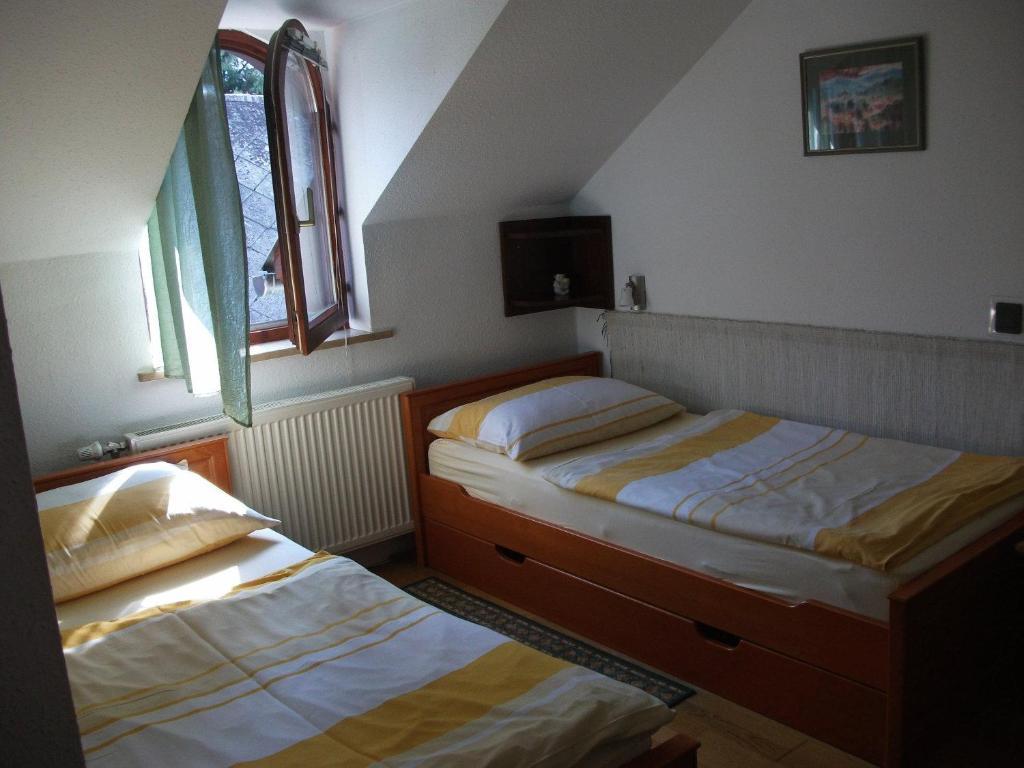 Ria Panzio Bed & Breakfast เอสแตร์กอม ห้อง รูปภาพ